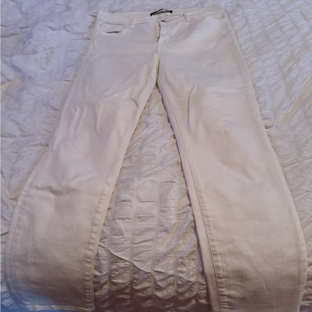 Size 32 White J Brand Cropped Rail Jeans